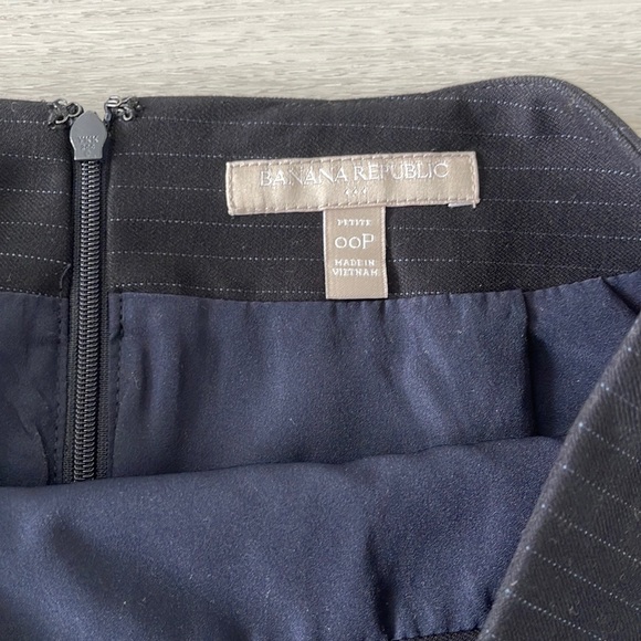 Banana Republic Skirt - Picture 2 of 6